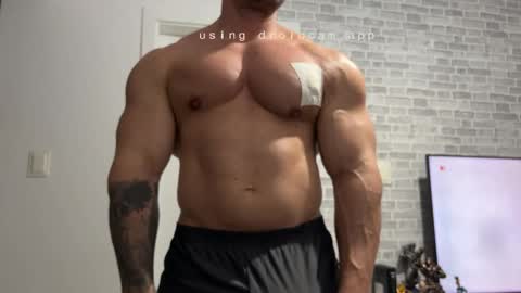 couplemuscle40 online show from 11-11-25, 01:27