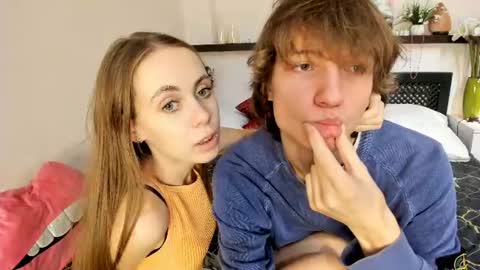 Snapshot of couplewetlove chatting on 06-19-26, 02:32 Mike and Emmy FOLLOW US online show from 06-19-26, 02:32