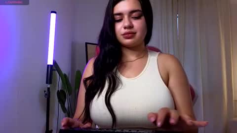 Courtney online show from 10-11-25, 02:26