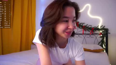 Snapshot of coventinaashfield chatting on 02-15-26, 07:05 Yui online show from 02-15-26, 07:05