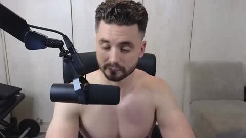 Snapshot of cowboylean chatting on 10-31-25, 04:35 cbl online show from 10-31-25, 04:35