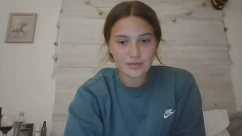 Snapshot of cowguirle chatting on 07-17-26, 02:18 Em online show from 07-17-26, 02:18