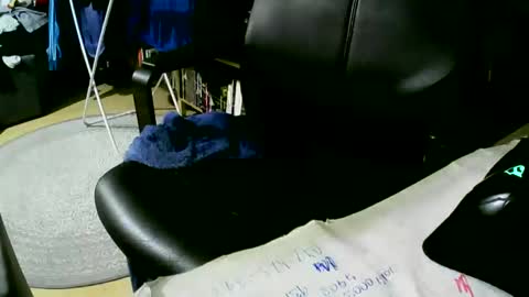 Snapshot of coyote017 chatting on 02-04-25, 01:06 coyote017 online show from 02-04-25, 01:06