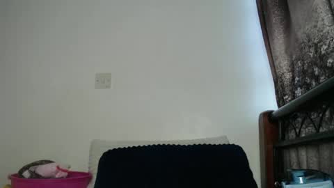 Snapshot of cozy_dion chatting on 06-26-26, 11:47 Erykah online show from 06-26-26, 11:47