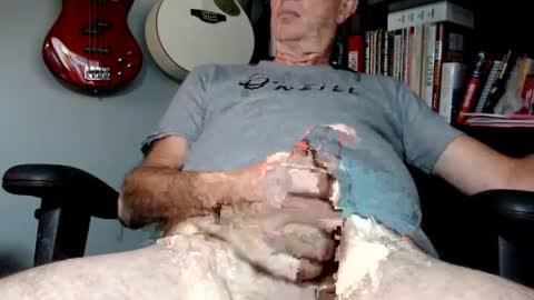 Snapshot of cozycanuck chatting on 09-09-25, 05:07 CozyCanuck online show from 09-09-25, 05:07