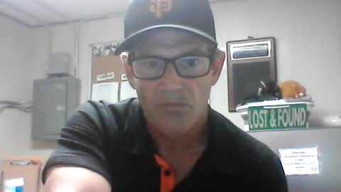 Snapshot of crackback927 chatting on 06-17-26, 12:40 crackback927 online show from 06-17-26, 12:40