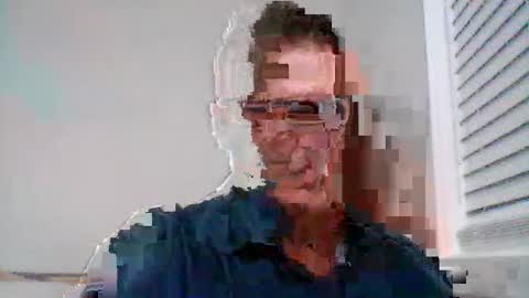 Snapshot of crackback927 chatting on 07-10-26, 04:17 crackback927 online show from 07-10-26, 04:17