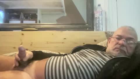 crapaud75018 online show from 10-17-25, 08:06