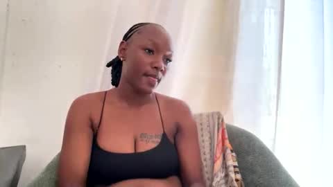 Snapshot of crave_meslowly chatting on 05-15-26, 10:33 Taliee online show from 05-15-26, 10:33