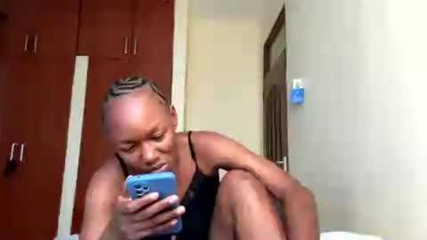 Snapshot of crave_meslowly chatting on 06-25-26, 07:24 Taliee online show from 06-25-26, 07:24