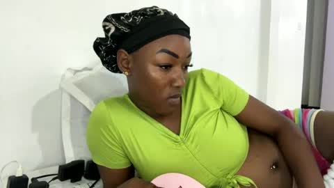 Snapshot of crave_meslowly chatting on 07-19-26, 10:35 Taliee online show from 07-19-26, 10:35