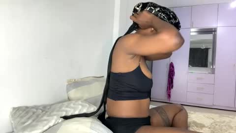 Snapshot of crave_meslowly chatting on 07-24-26, 06:39 Taliee online show from 07-24-26, 06:39