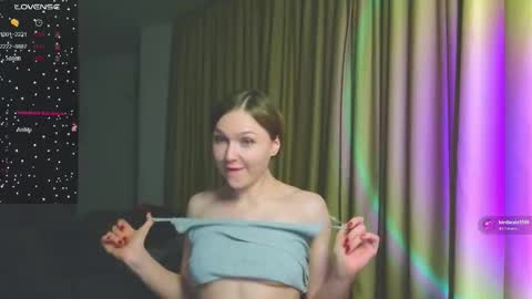 Snapshot of cravelucy chatting on 03-17-26, 04:32 lucy online show from 03-17-26, 04:32