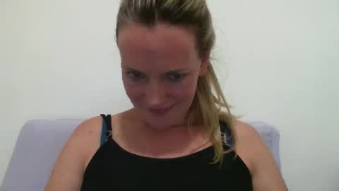 Anny online show from 01-28-25, 11:39