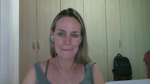 Anny online show from 02-25-25, 09:13