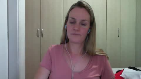 Anny online show from 03-06-25, 11:20