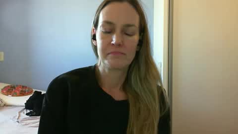 Anny online show from 09-29-25, 12:21