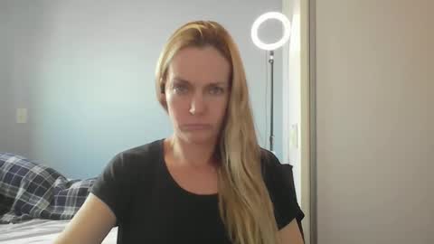 Anny online show from 04-14-26, 12:33