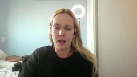 Snapshot of crazyanny chatting on 06-09-26, 10:49 Anny online show from 06-09-26, 10:49