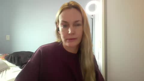 Snapshot of crazyanny chatting on 06-15-26, 12:29 Anny online show from 06-15-26, 12:29