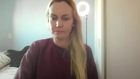 Snapshot of crazyanny chatting on 06-19-26, 12:31 Anny online show from 06-19-26, 12:31