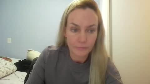 Snapshot of crazyanny chatting on 06-23-26, 12:36 Anny online show from 06-23-26, 12:36