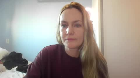 Snapshot of crazyanny chatting on 07-10-26, 10:51 Anny online show from 07-10-26, 10:51