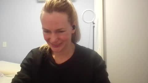 Snapshot of crazyanny chatting on 07-13-26, 12:24 Anny online show from 07-13-26, 12:24