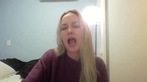 Snapshot of crazyanny chatting on 07-13-26, 12:30 Anny online show from 07-13-26, 12:30