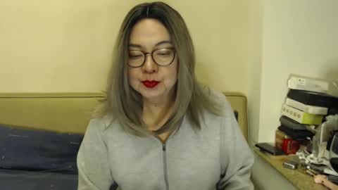 Kelly   online show from 12-13-24, 07:10