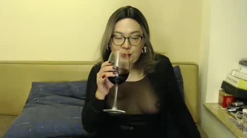 Kelly   online show from 01-06-25, 05:38