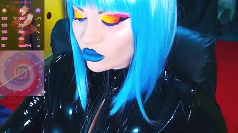 Snapshot of crazypinkyball chatting on 10-25-25, 02:02 Roxy online show from 10-25-25, 02:02