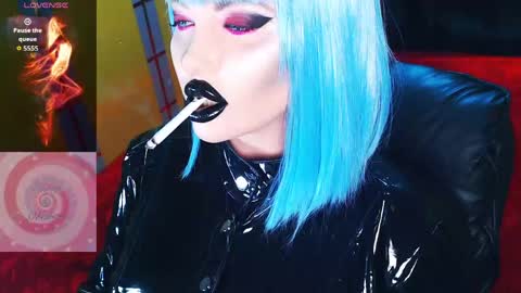 Snapshot of crazypinkyball chatting on 05-01-26, 03:27 Roxy online show from 05-01-26, 03:27