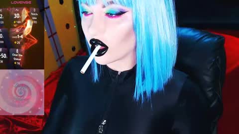 Snapshot of crazypinkyball chatting on 05-21-26, 02:46 Roxy online show from 05-21-26, 02:46