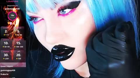 Snapshot of crazypinkyball chatting on 06-05-26, 03:07 Roxy online show from 06-05-26, 03:07