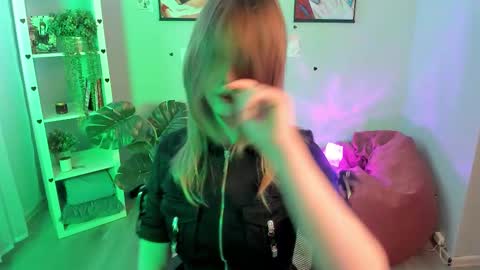 Alice online show from 02-21-26, 01:12