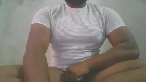 Snapshot of crazzy_booy chatting on 01-16-26, 05:00 crazzy_booy online show from 01-16-26, 05:00