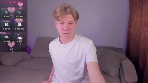 Snapshot of creamcherrystudio chatting on 10-23-25, 01:38 TheMikeSever online show from 10-23-25, 01:38