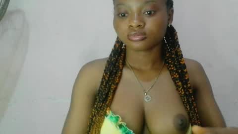 Snapshot of creamy_babyx chatting on 05-24-26, 05:18 Creamy babyx online show from 05-24-26, 05:18