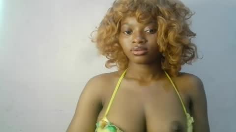 Snapshot of creamy_babyx chatting on 06-08-26, 05:57 Creamy babyx online show from 06-08-26, 05:57