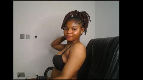 Snapshot of creamy_juicypussy chatting on 03-03-25, 04:03 Lady jasmine online show from 03-03-25, 04:03
