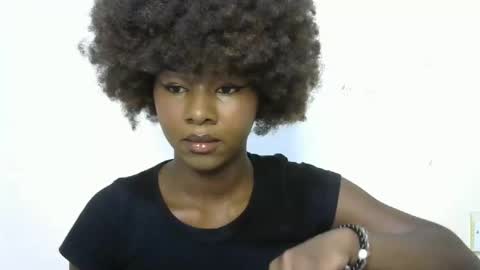 queen online show from 01-12-25, 10:02