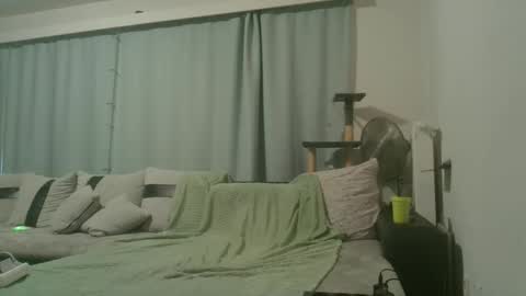 Snapshot of creamybiscuits12 chatting on 10-04-25, 04:49 creamybiscuits12 online show from 10-04-25, 04:49