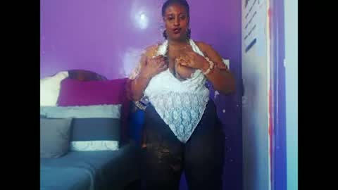 Snapshot of creamylea chatting on 06-23-26, 10:13 CreamyLea online show from 06-23-26, 10:13