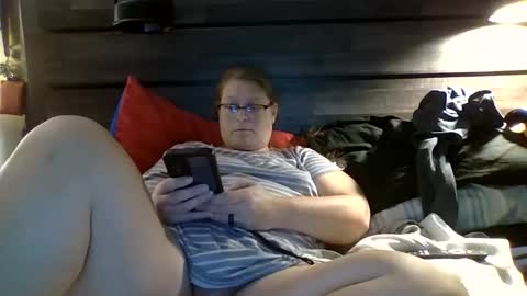 Snapshot of creamymadona chatting on 10-16-25, 02:34 Heather online show from 10-16-25, 02:34