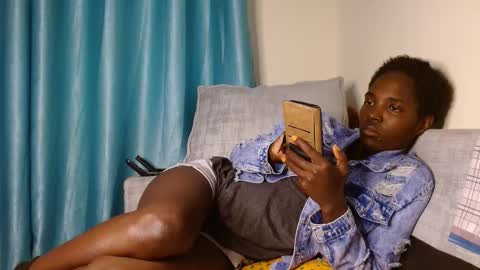 Snapshot of creamypro_ chatting on 12-10-24, 11:00 Taurus04 online show from 12-10-24, 11:00