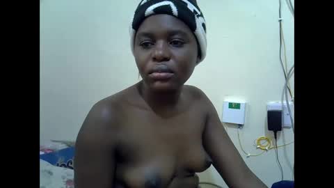 Snapshot of creamyypussyy chatting on 10-03-25, 07:38 creamyypussyy online show from 10-03-25, 07:38