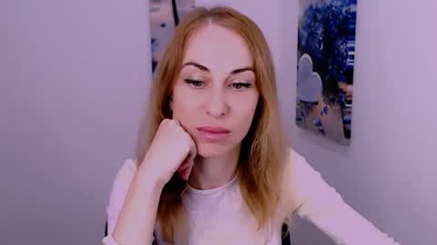 Snapshot of create_your_own_sun chatting on 09-20-25, 01:23 Lera online show from 09-20-25, 01:23