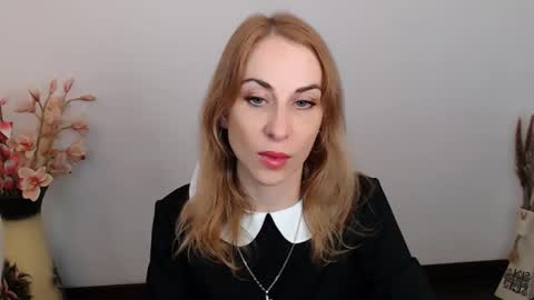 Snapshot of create_your_own_sun chatting on 10-08-25, 11:52 Lera online show from 10-08-25, 11:52