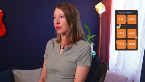 Snapshot of creme_dela_creme chatting on 07-02-26, 02:33 Quinn de la Creme online show from 07-02-26, 02:33